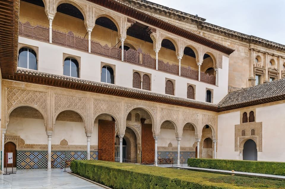 En İyi Alhambra Rehberli Turu 2026